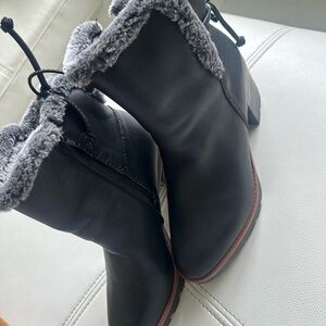 Women's Black Ankle Boots with Faux Fur Lining